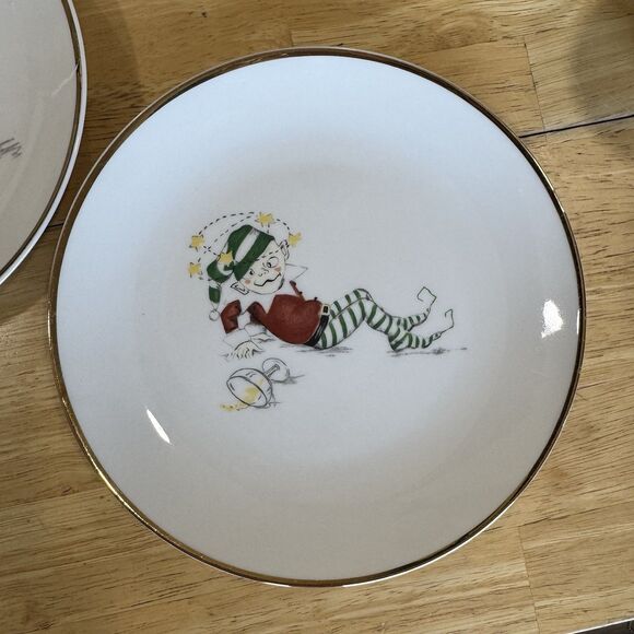 Restoration Hardware Naughty Elf Set 5 Appetizer Salad Plates Vintage Christmas - Picture 6 of 12